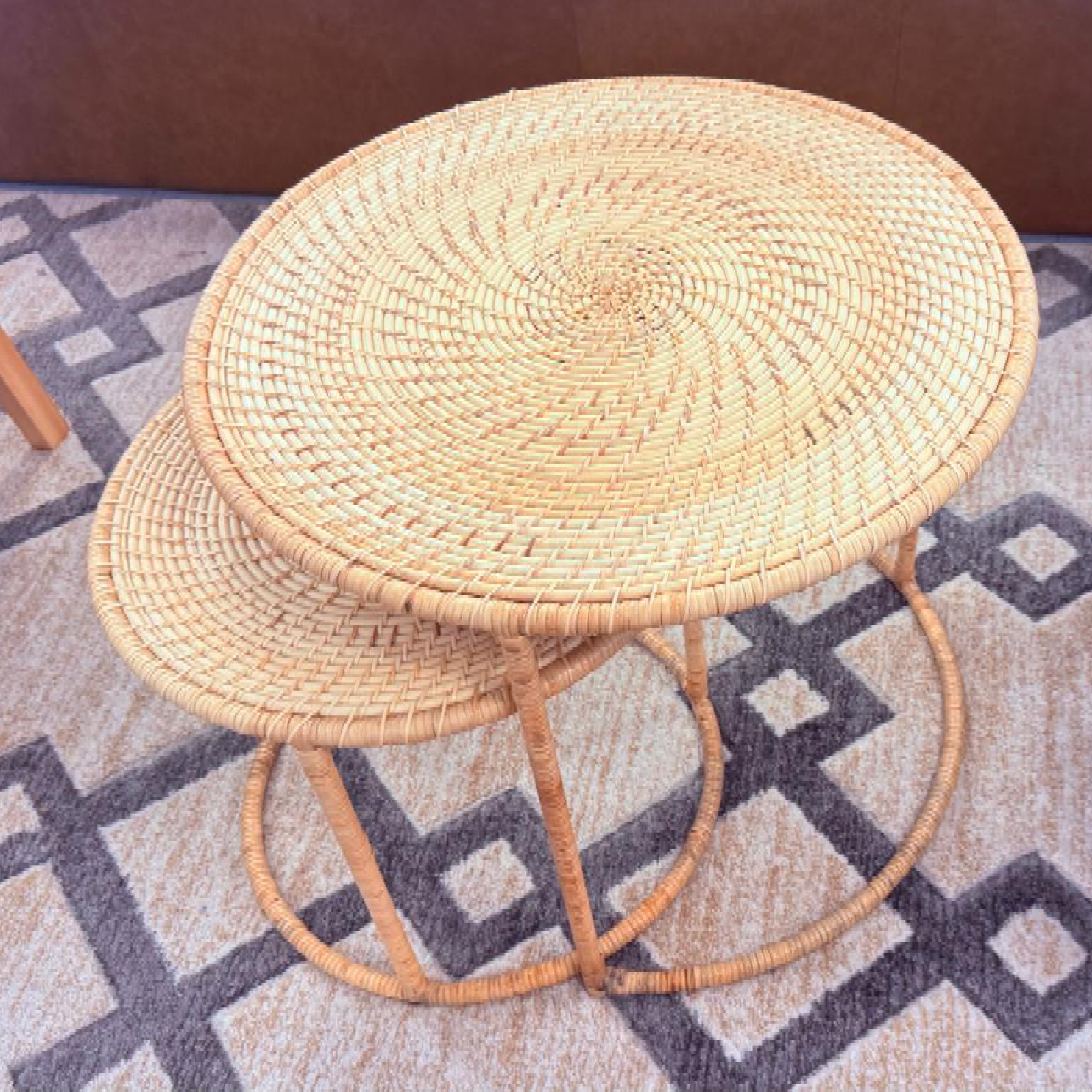 Lume Side Table (Glass)